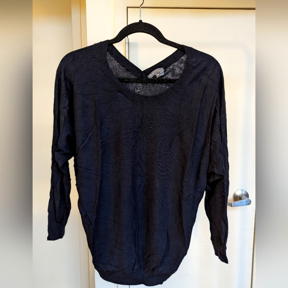 Vince black cashmere blend scoop neck with V back sweater sz XS